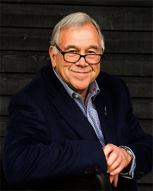 Simon Brett
